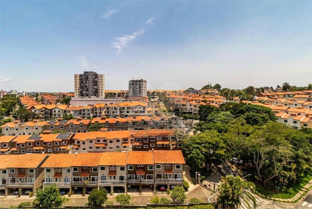 Apartamento à venda com 3 quartos, sendo 1 suíte,  em Cidade São Francisco, São Paulo, SP