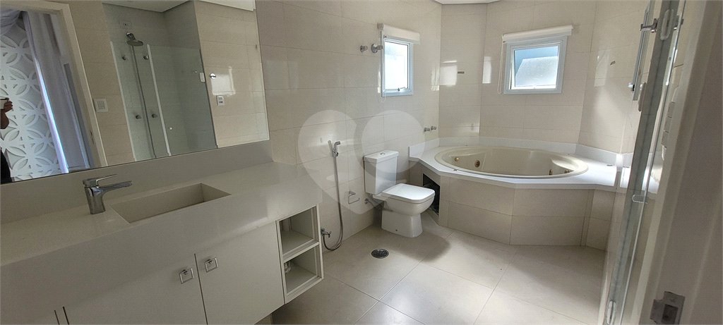 Sobrado à venda com 4 quartos, sendo 2 suítes, em Vila Irmãos Arnoni, São Paulo, SP