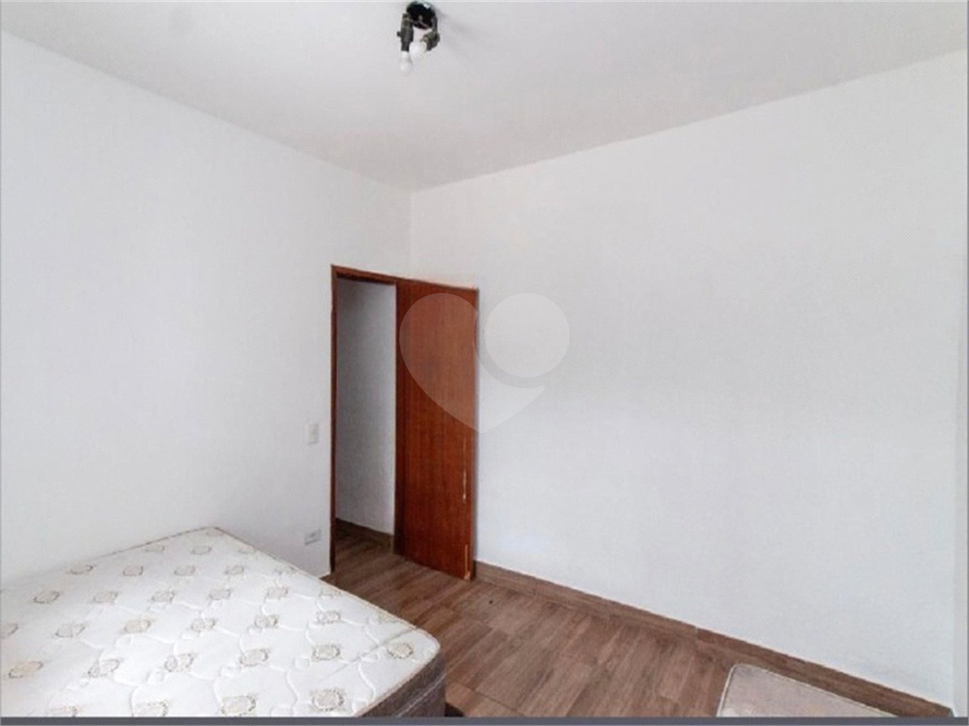 Casa Térrea à venda com 3 quartos, sendo 2 suítes, em Horto, São Paulo, SP