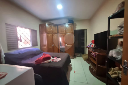 Casa à venda com 4 quartos, sendo 1 suíte, em Jardim São Carlos, Sorocaba, SP