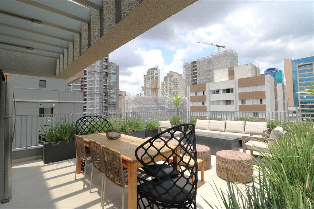 Apartamento à venda com 2 suítes em Moema, São Paulo, SP