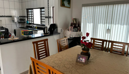 Casa à venda com 3 quartos, sendo 1 suíte, no Centro, Itapetininga, SP