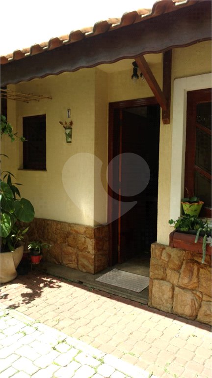 Casa à venda com 3 quartos, sendo 1 suíte, no condomínio Morada de Itapuã, São Paulo - SP