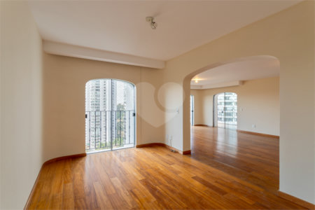 Apartamento à venda ou para alugar com 4 suítes em Alto da Boa Vista, São Paulo, SP