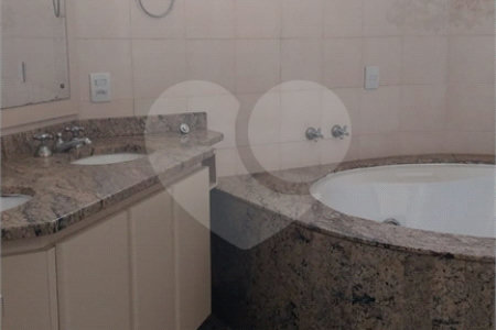 Apartamento à venda ou para alugar com 5 quartos, sendo 3 suítes,  em Tatuapé, São Paulo, SP