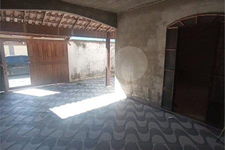 Casa à venda com 2 quartos, sendo 1 suíte, no condomínio River Plate, Rio de Janeiro - RJ