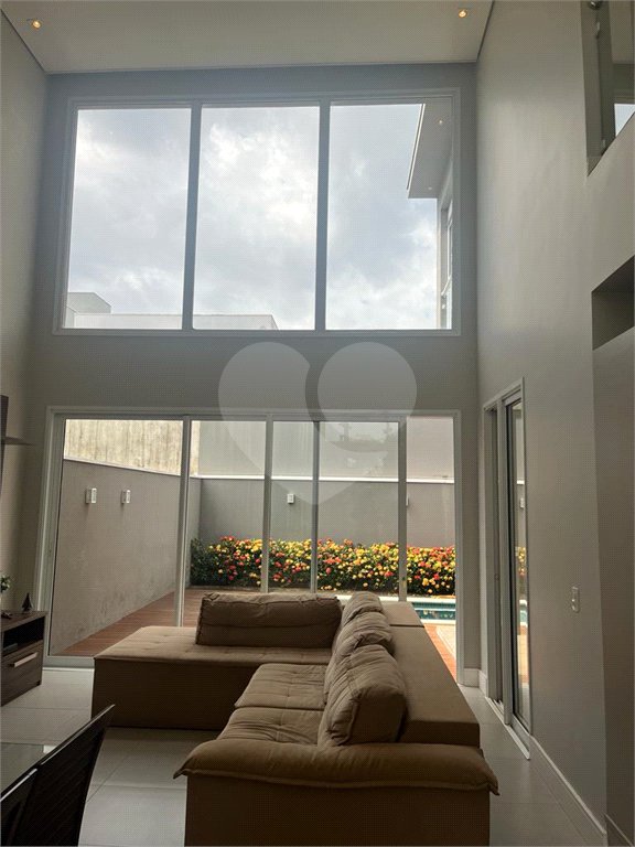 Casa à venda com 3 suítes no condomínio Residencial Terra Nobre, Indaiatuba - SP