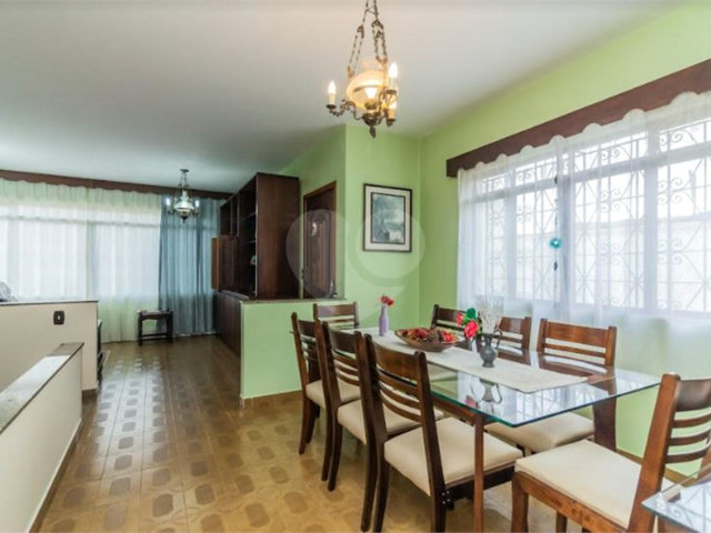 Casa à venda com 3 suítes em Horto, São Paulo, SP