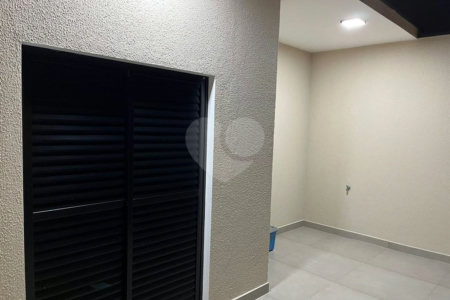 Casa à venda com 3 quartos, sendo 1 suíte, no condomínio Horto Florestal Villagio, Sorocaba - SP