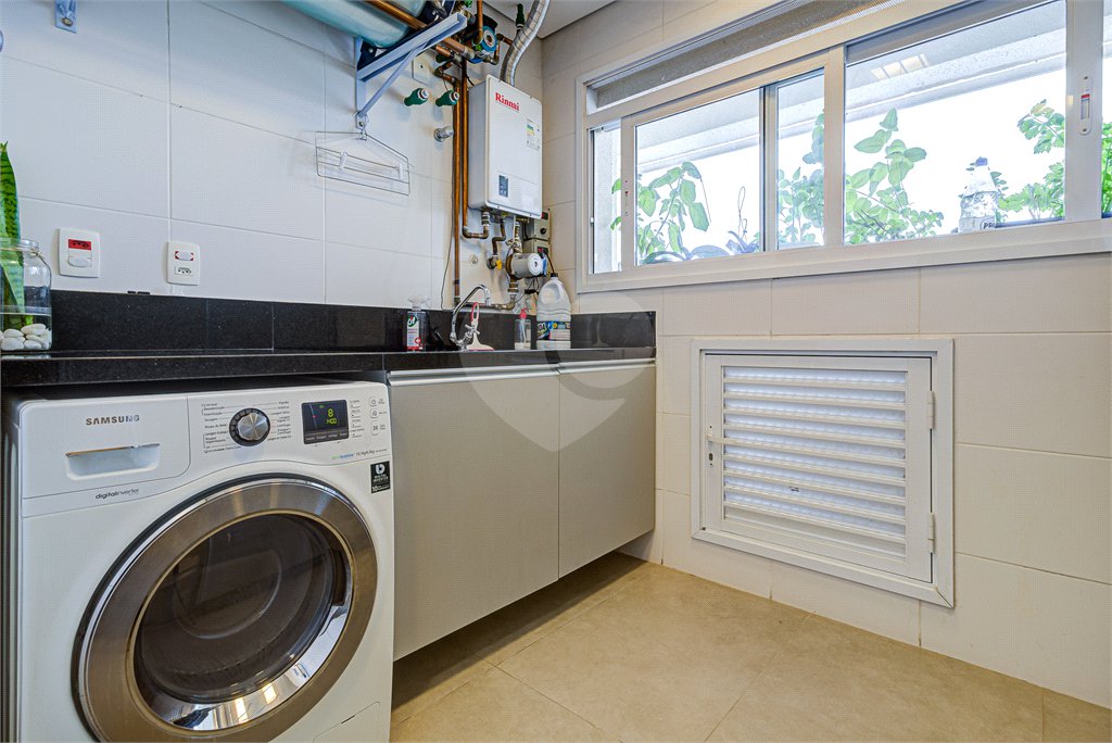 Apartamento à venda com 3 suítes em Campo Belo, São Paulo, SP
