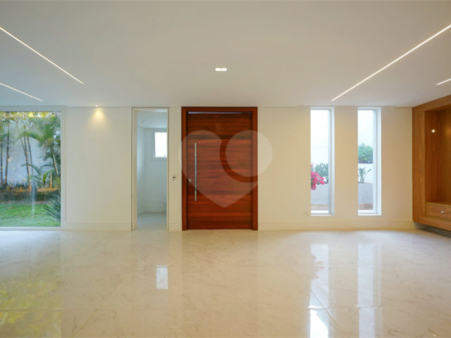 Casa para alugar com 4 suítes no condomínio Hípica Garden, São Paulo - SP