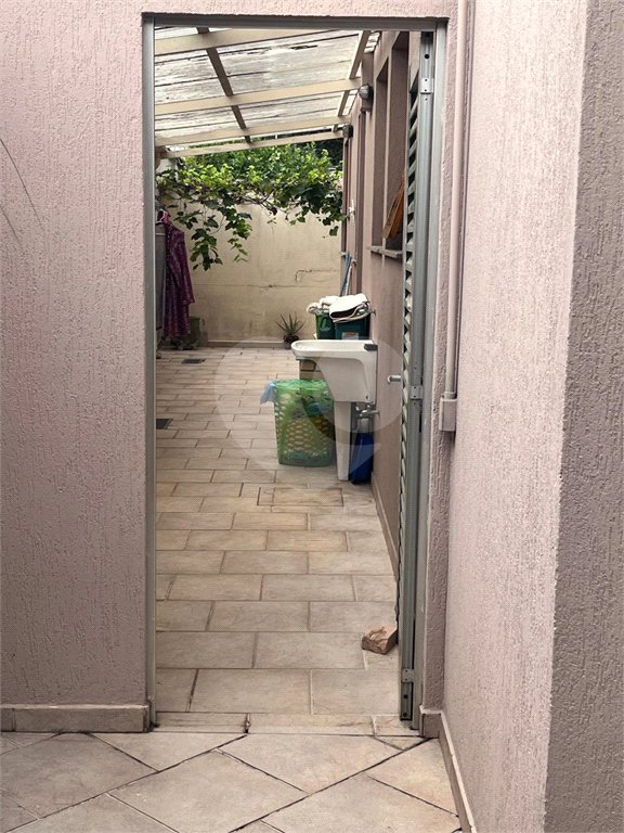 Casa à venda com 4 quartos, sendo 2 suítes, no condomínio Jornalista Américo Ariza, São Paulo - SP