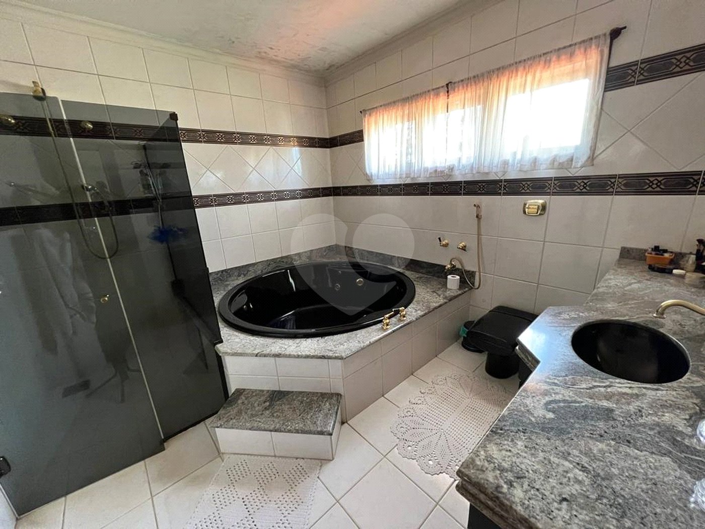 Casa à venda ou para alugar com 4 quartos, sendo 3 suítes, no condomínio Monte Belo, Salto - SP
