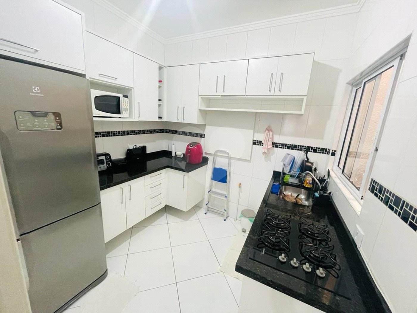 Casa à venda com 3 quartos, sendo 1 suíte,  no condomínio Rafaela I, São Paulo - SP