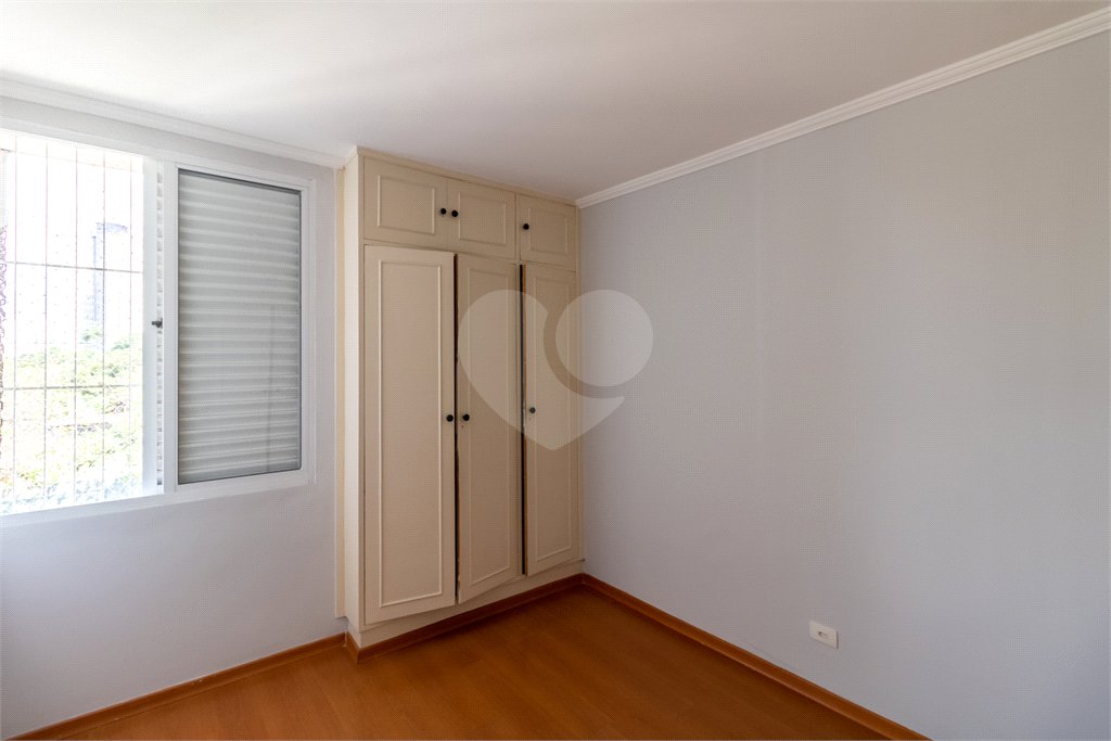 Sobrado à venda com 4 quartos, sendo 1 suíte, em Chácara Monte Alegre, São Paulo, SP