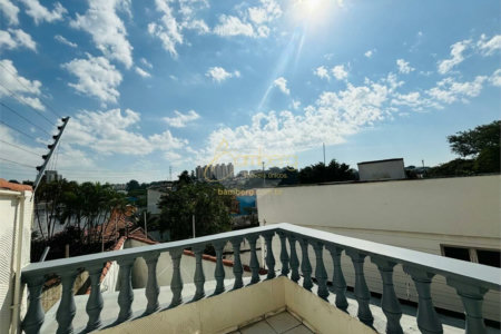 Sobrado à venda com 3 quartos, sendo 1 suíte, em Jardim Jussara, São Paulo, SP