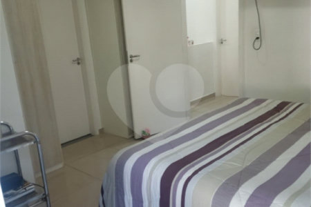 Casa à venda com 3 quartos, sendo 1 suíte, no condomínio Village St. Louis, São Paulo - SP