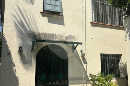 Casa à venda com 5 quartos, sendo 3 suítes, em Jardim América, São Paulo, SP