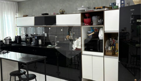 Casa à venda com 4 suítes em Vila Lavínia, Mogi das Cruzes, SP
