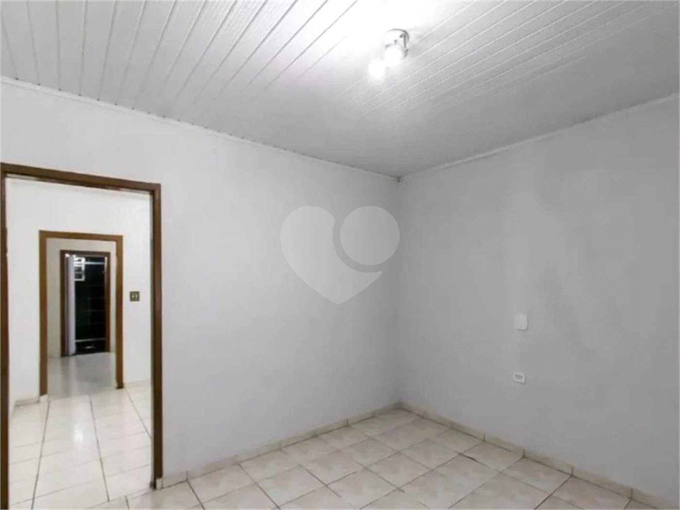 Casa à venda com 4 quartos, sendo 2 suítes, em Jardim Coimbra, São Paulo, SP