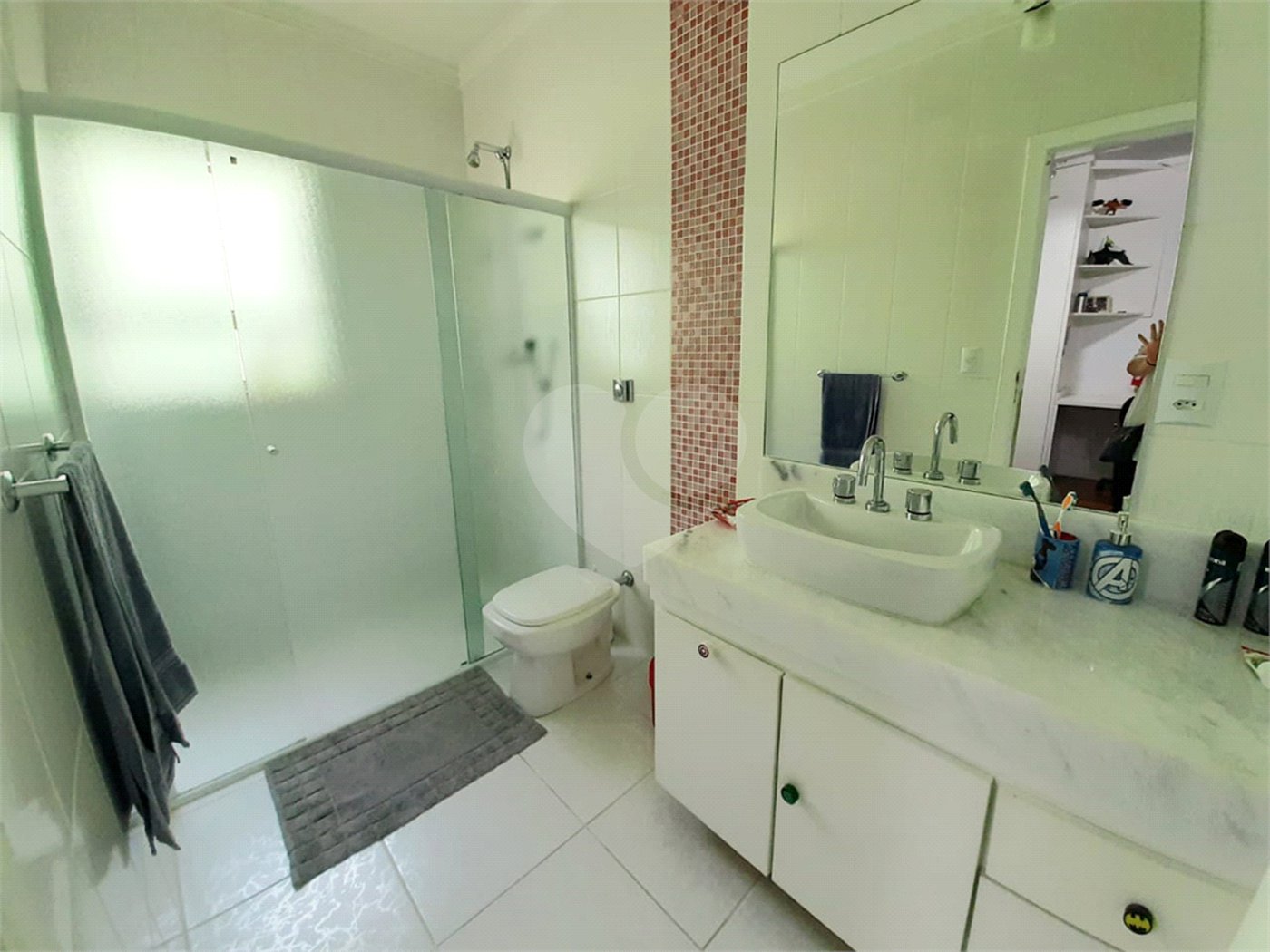 Sobrado à venda com 4 quartos, sendo 3 suítes, em Tremembé, São Paulo, SP
