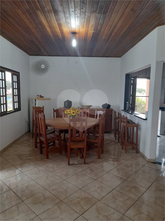 Chácara à venda com 3 quartos, sendo 1 suíte, no Centro, Porangaba, SP