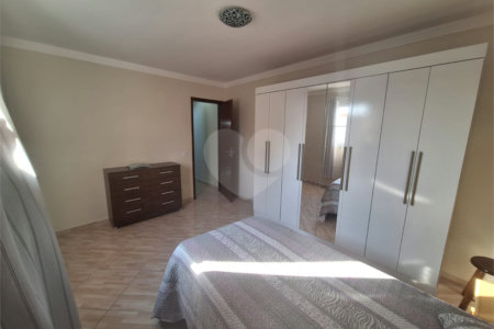 Sobrado à venda com 4 quartos, sendo 1 suíte,  em Vila São Geraldo, São Paulo, SP