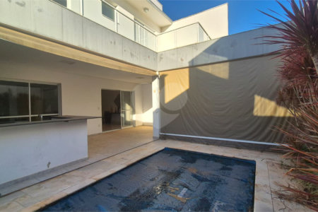 Casa à venda com 3 quartos, sendo 1 suíte, no condomínio Lago da Serra, Araçoiaba da Serra - SP