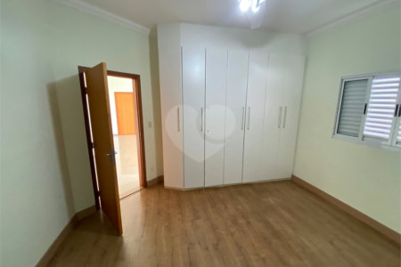 Sobrado para venda no Condomínio padrão Damha I