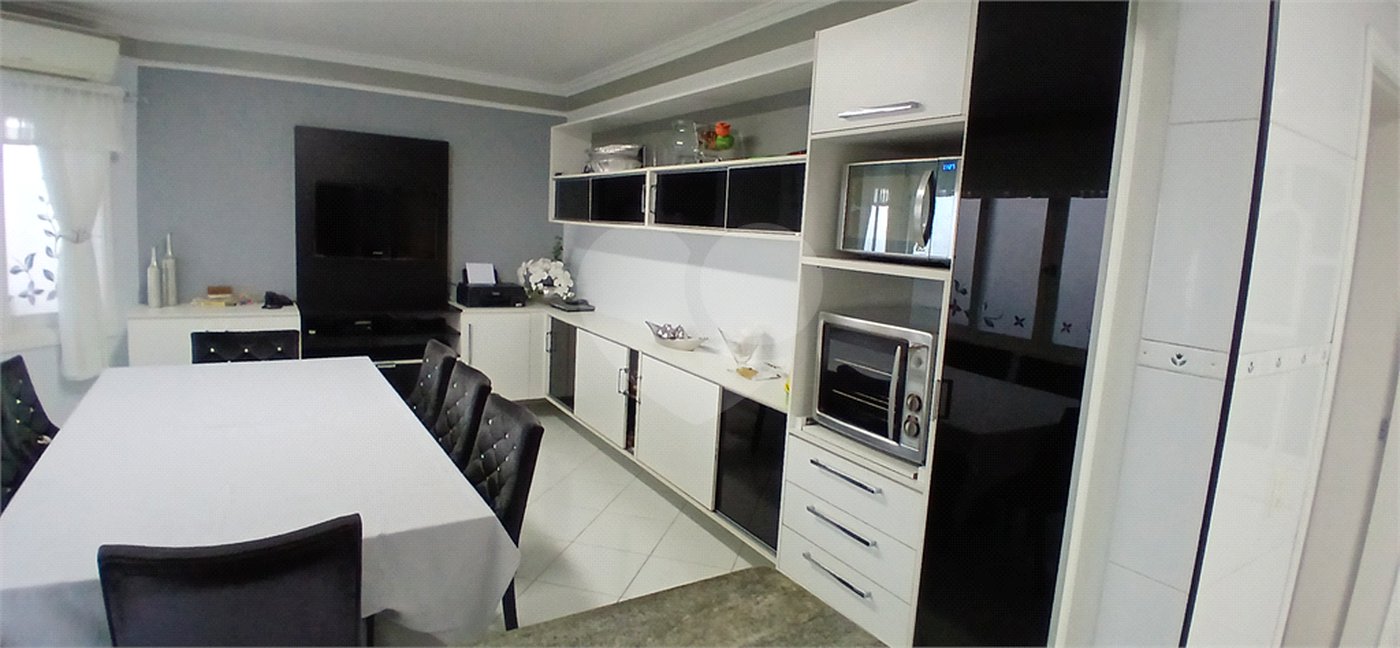 Casa à venda com 4 quartos, sendo 2 suítes, em Jardim Leonor Mendes de Barros, São Paulo, SP