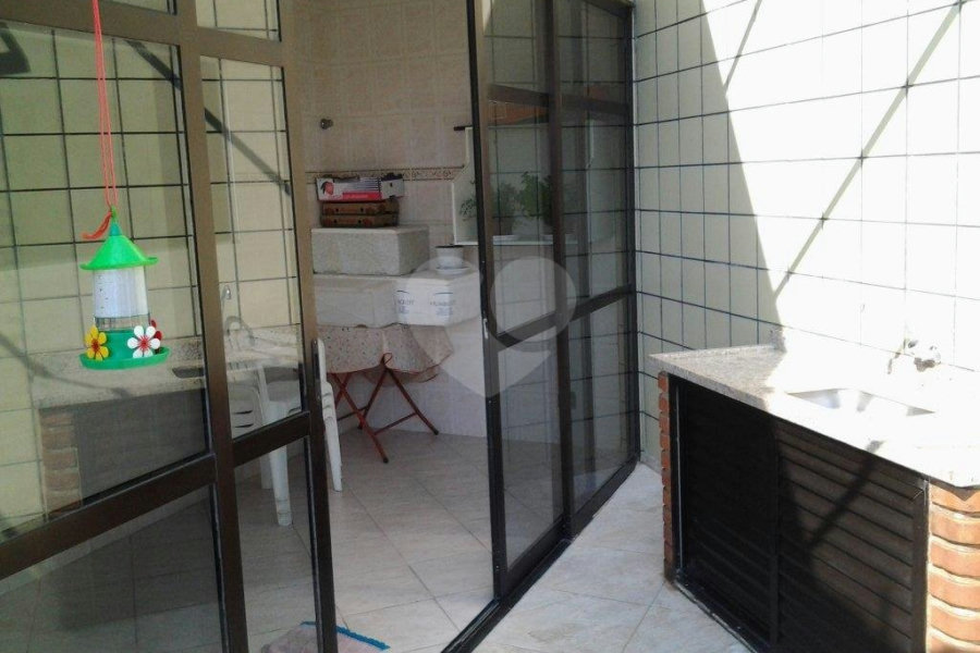 Apartamento à venda com 3 quartos, sendo 2 suítes, em Vila Tupi, Praia Grande, SP