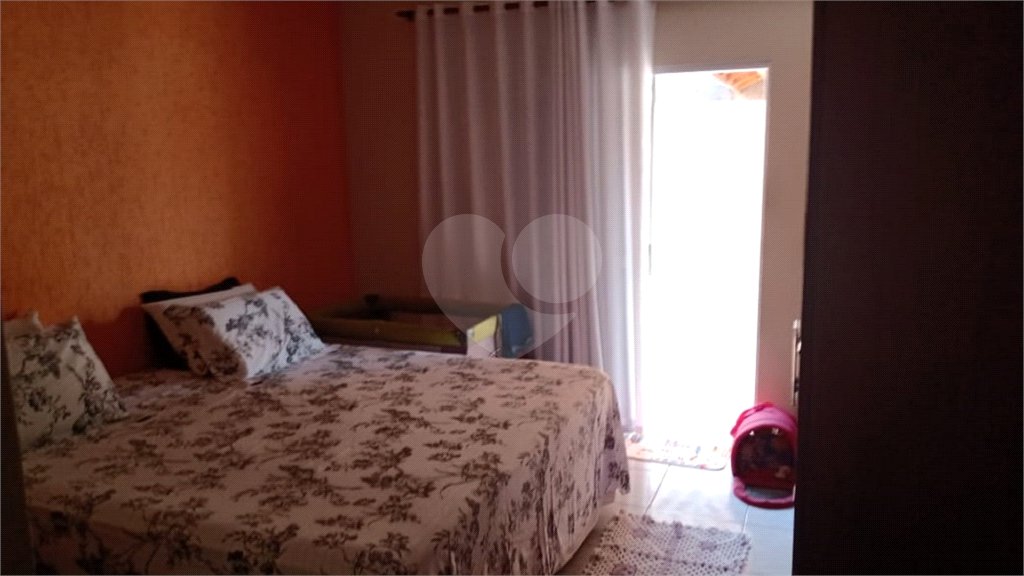 Casa à venda com 4 quartos, sendo 2 suítes,  em Jardim Terezópolis, Guarulhos, SP