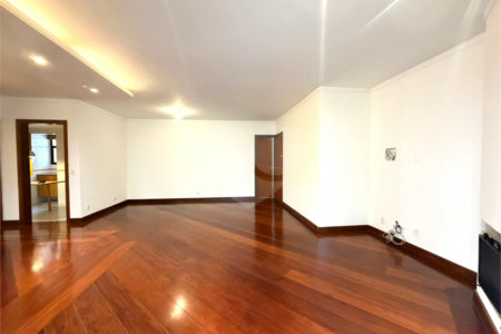 Apartamento à venda com 3 suítes em Vila Suzana, São Paulo, SP