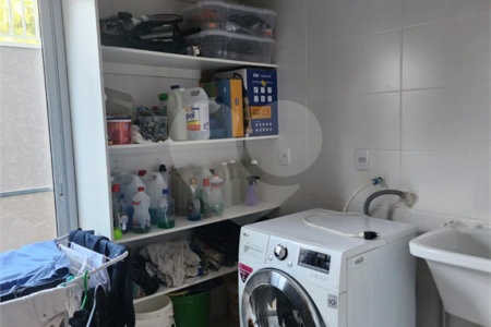 Casa à venda com 4 suítes no condomínio Shambala I, Atibaia - SP