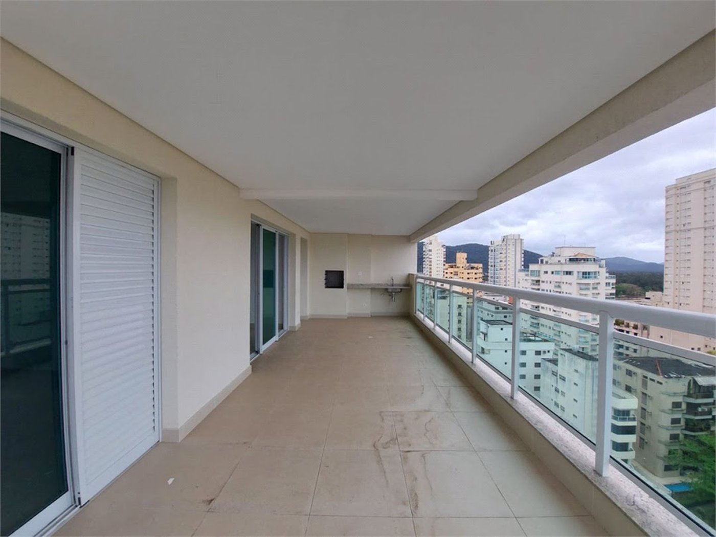 Apartamento Residencial à venda, Balneário Cidade Atlântica, Guarujá - AP1724.