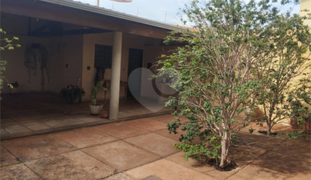 Sobrado à venda com 3 quartos, sendo 1 suíte,  em Jardim Nova América, Araraquara, SP