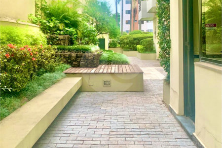 Apartamento à venda com 2 quartos, sendo 1 suíte,  em Real Parque, São Paulo, SP