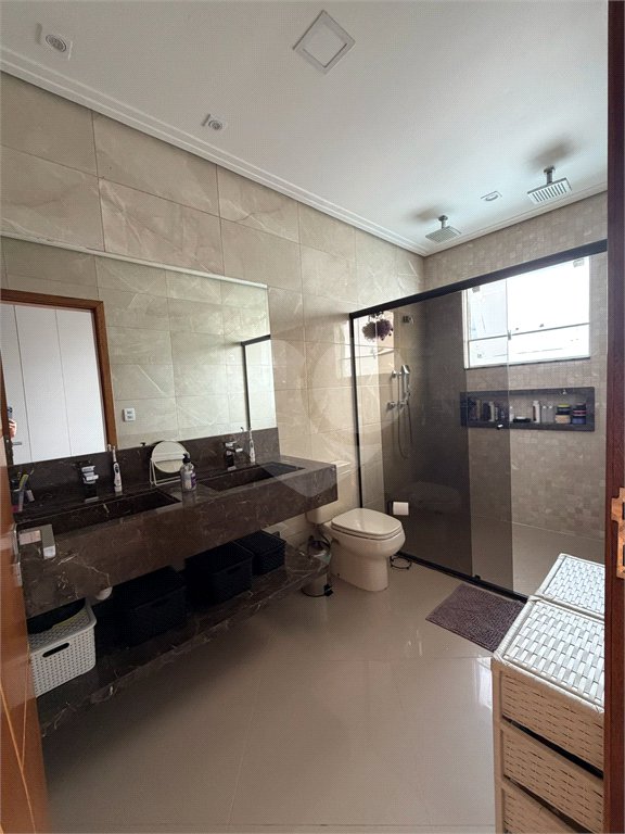 Casa à venda com 3 suítes em Vila Comercial, São Paulo, SP