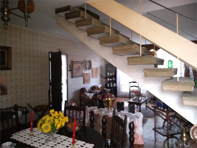 Casa à venda com 4 quartos, sendo 1 suíte,  em Campo Belo, São Paulo, SP