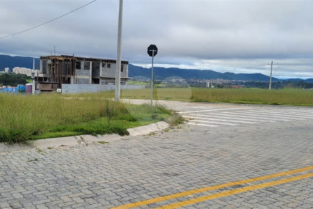 Terreno à venda no condomínio Real Park 2, Mogi das Cruzes - SP
