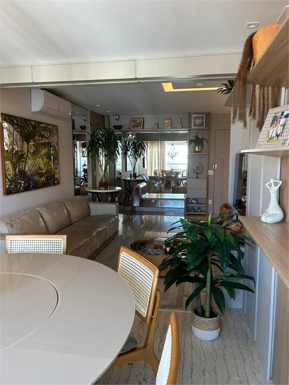 Apartamento à venda com 3 quartos, sendo 1 suíte, em Vila Anastácio, São Paulo, SP