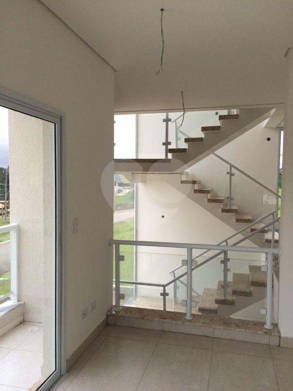 Casa à venda com 4 suítes no condomínio Santa Maria, Cotia - SP