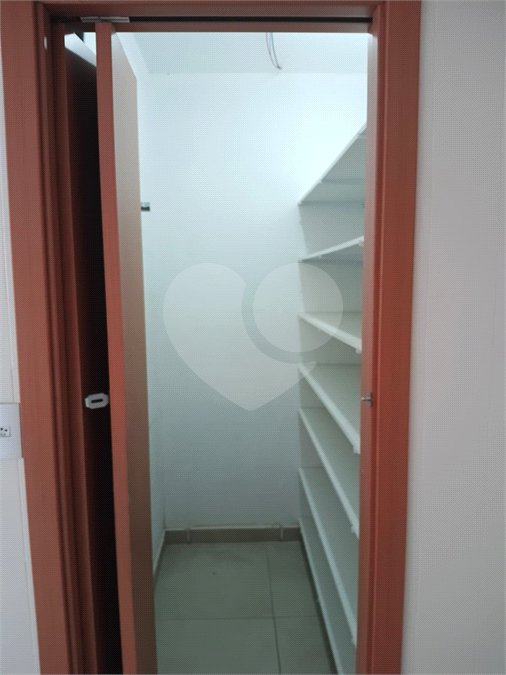 Sobrado à venda com 4 quartos, sendo 2 suítes, em Interlagos, São Paulo, SP