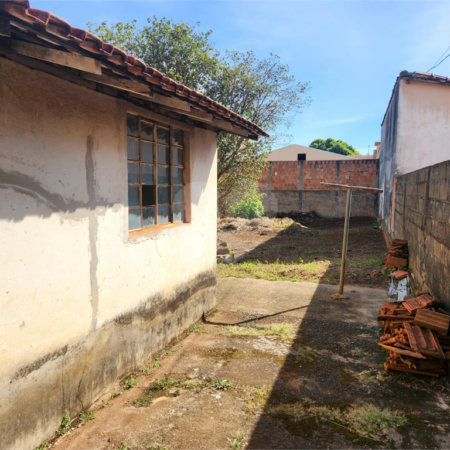 Casa à venda com 2 quartos em Vila Cidade Industrial (vila Xavier), Araraquara, SP