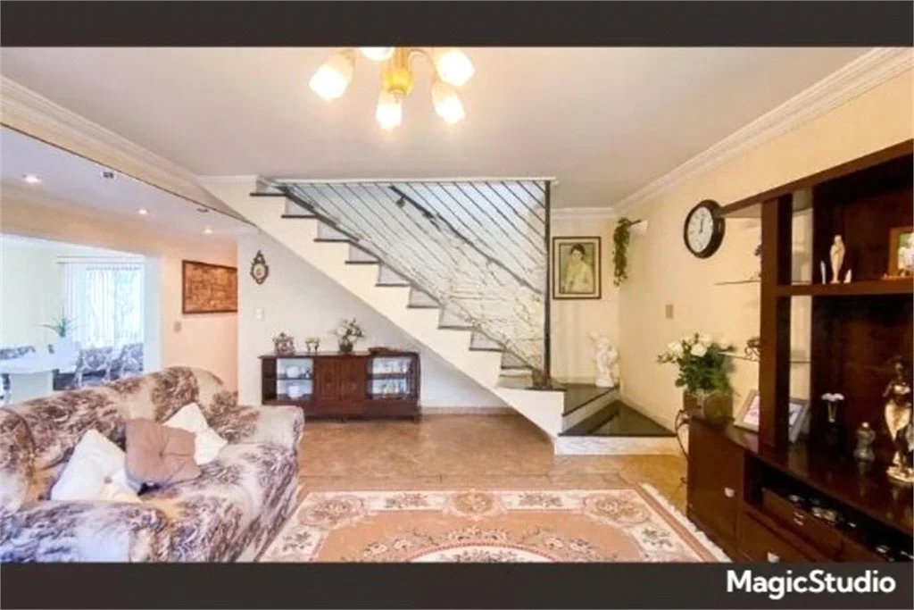 Casa com 540m² , 5 dormitórios , sendo 4 suítes , 10 vagas , à venda no bairro Jardim , em Santo André