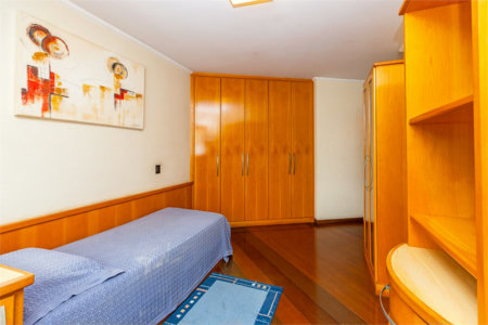 Casa à venda com 5 quartos, sendo 3 suítes, no condomínio Residencial Morumbi, São Paulo - SP