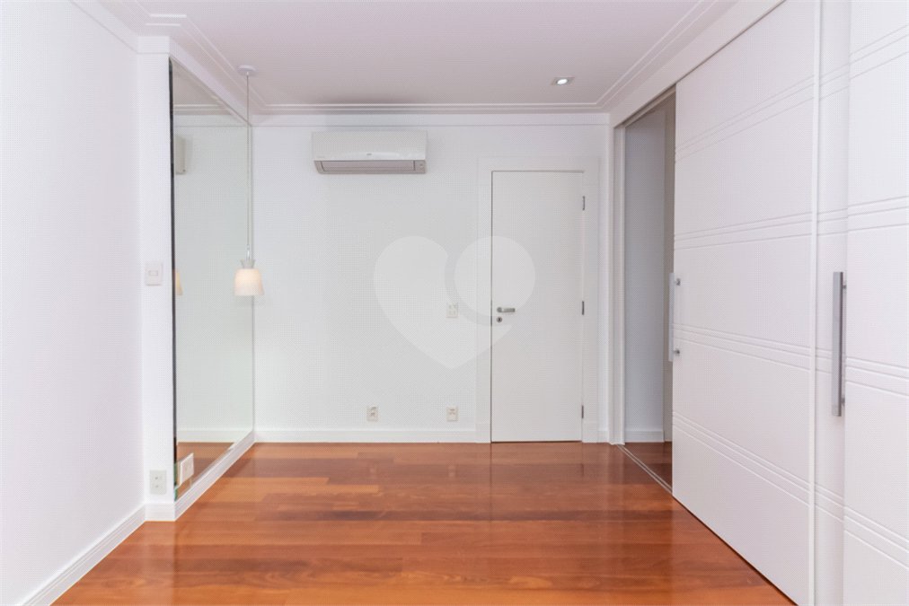 Apartamento à venda com 3 suítes em Alto da Boa Vista, São Paulo, SP