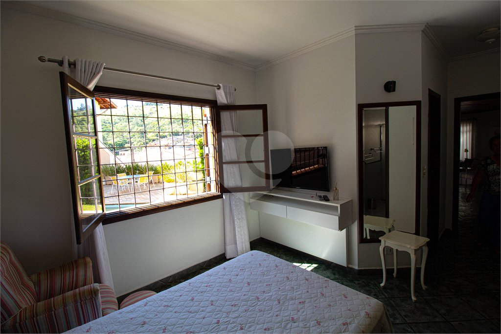 Casa à venda com 1 quarto, sendo 3 suítes, em Esplanada Mendes Moraes, São Roque, SP