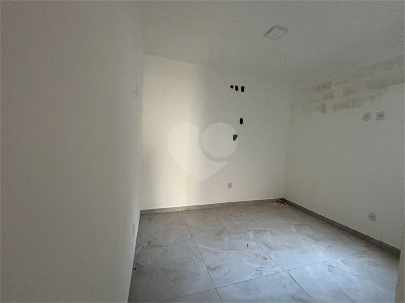Casa de Vila à venda com 2 quartos em Jardim Santa Marta, Sorocaba, SP