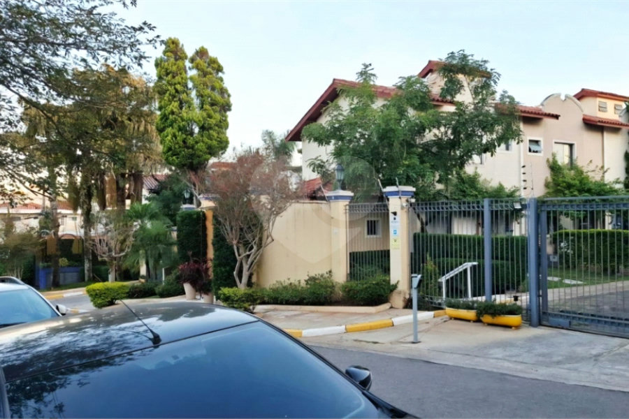 Casa à venda com 3 quartos, sendo 1 suíte, no condomínio Villas de São Francisco I, São Paulo - SP
